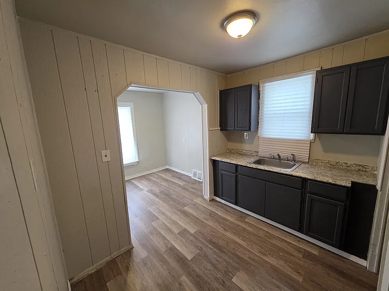 8461 Plainview Ave — Photo 24