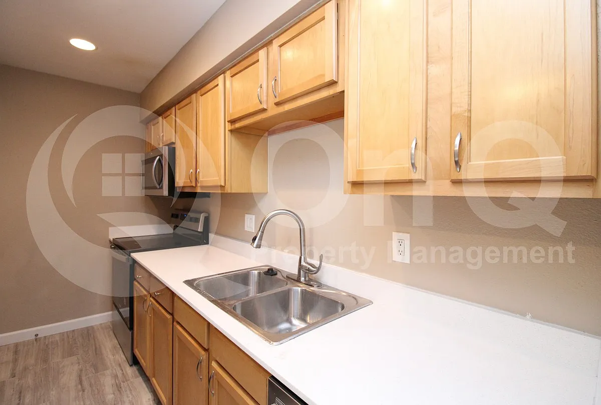 2 bed, 2.0 bath, 956 sqft, $1,350 — Photo 3