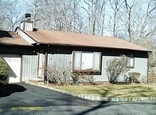 90 Reynolds Ct, Matawan, NJ 07747