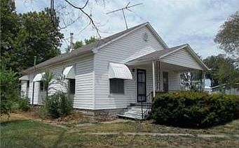 1st image of 300 Lincoln St