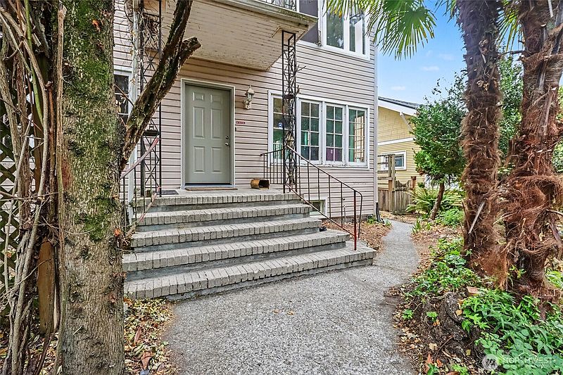 5th image of 1823 E Shelby Street