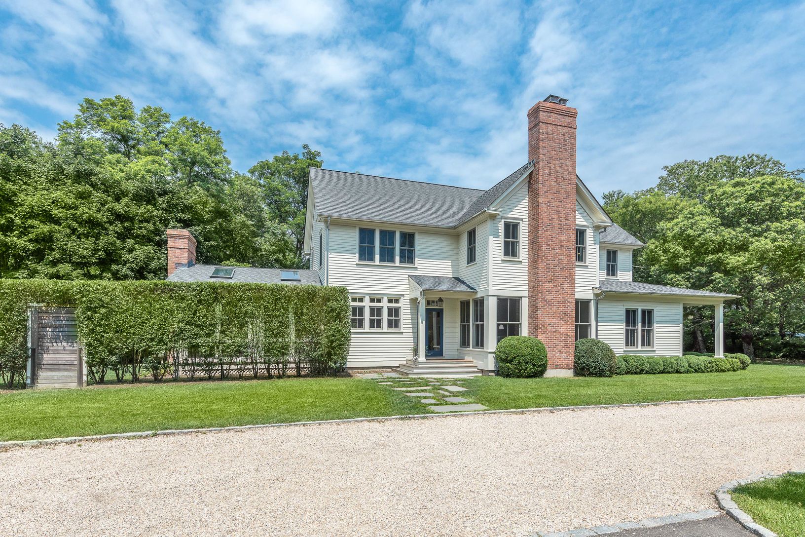  Wrap around porches