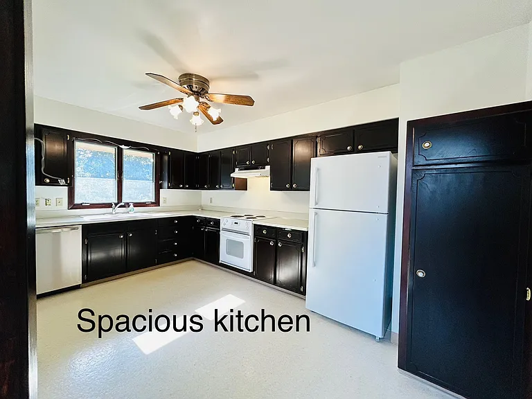 8001 Sandalwood Dr — Photo 7