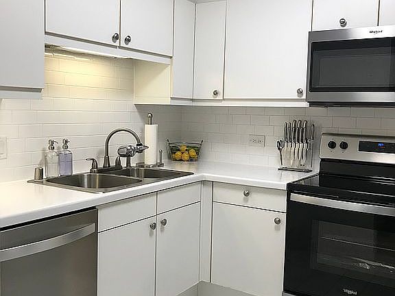 Kitchen photo 1
