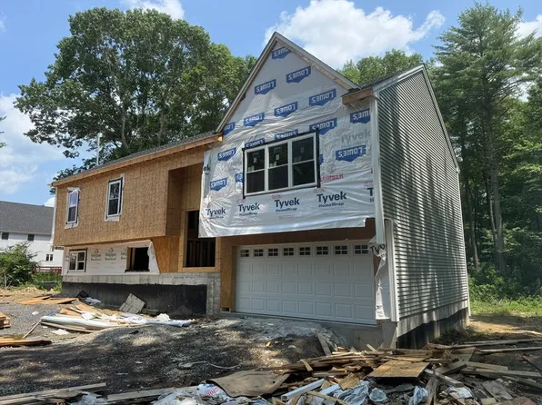 31 Hereford Ln, East Bridgewater, MA 02333