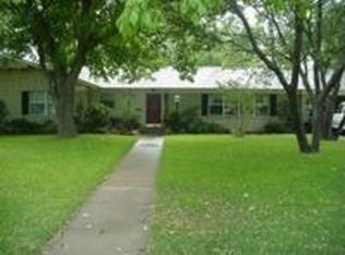2007 11th St, Brownwood, TX 76801