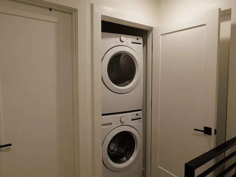 In-unit washer & dryer