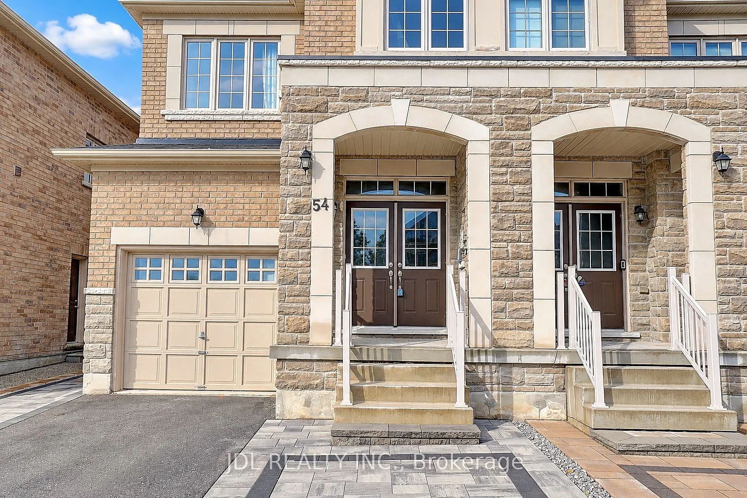 4 bed, $3,300 — Photo 1