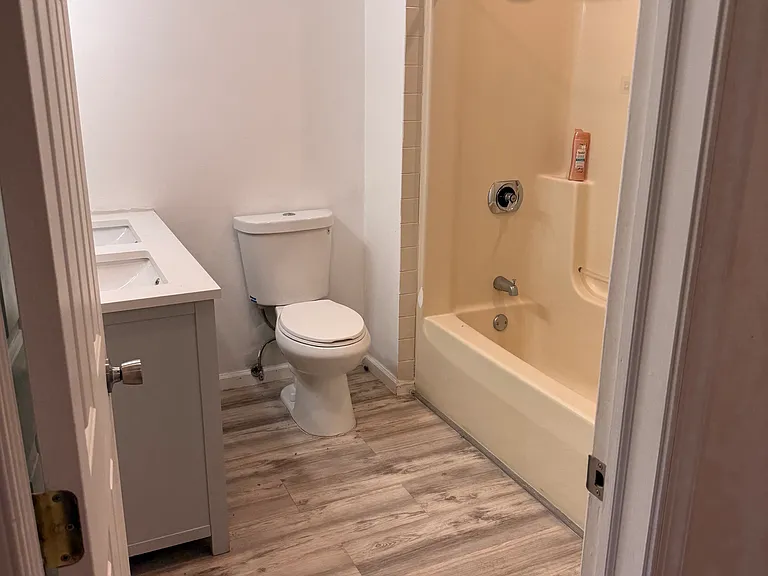 116 Eaglesmere Cir #12 — Photo 9