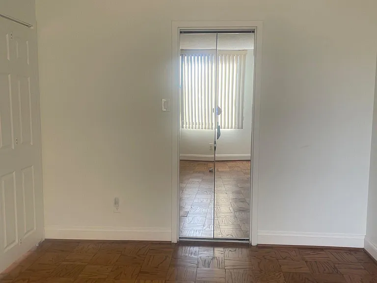 5225 Pooks Hill Rd #703N — Photo 6