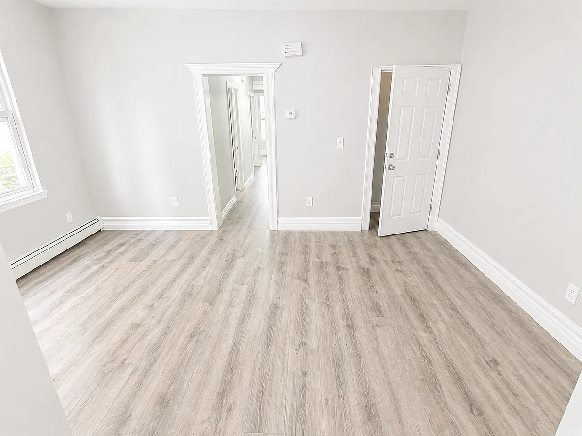 Building Photo - 317 W Runyon St #2R