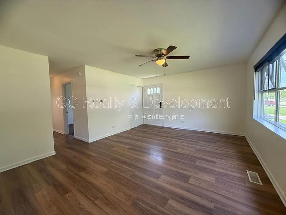 Building Photo - 565 Kingman Ln