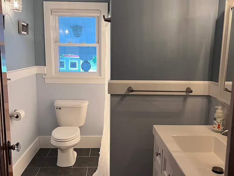 Main bathroom