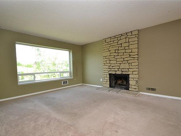 2nd image of 6604 61st St NE