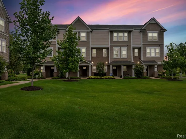 449 Wright St Unit 54, Wixom, MI 48393