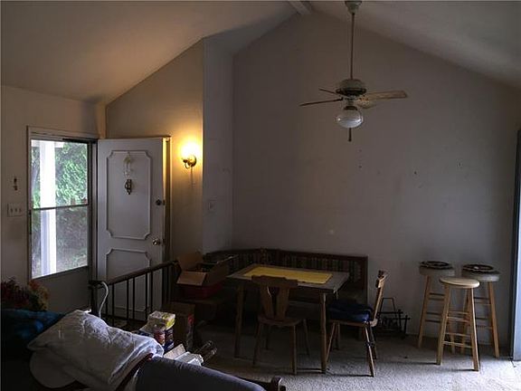 3rd image of 427 Pogue St