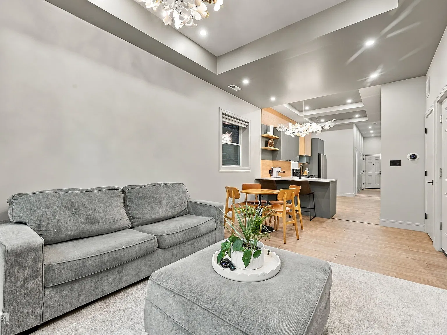 2 bed, 1150 sqft, $3,700 — Photo 3