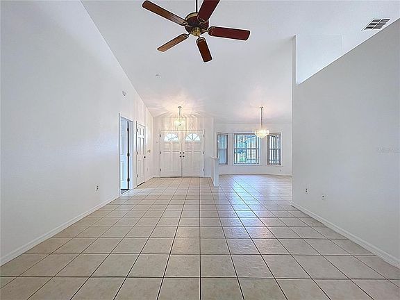 5th image of 2360 Sutton Pl
