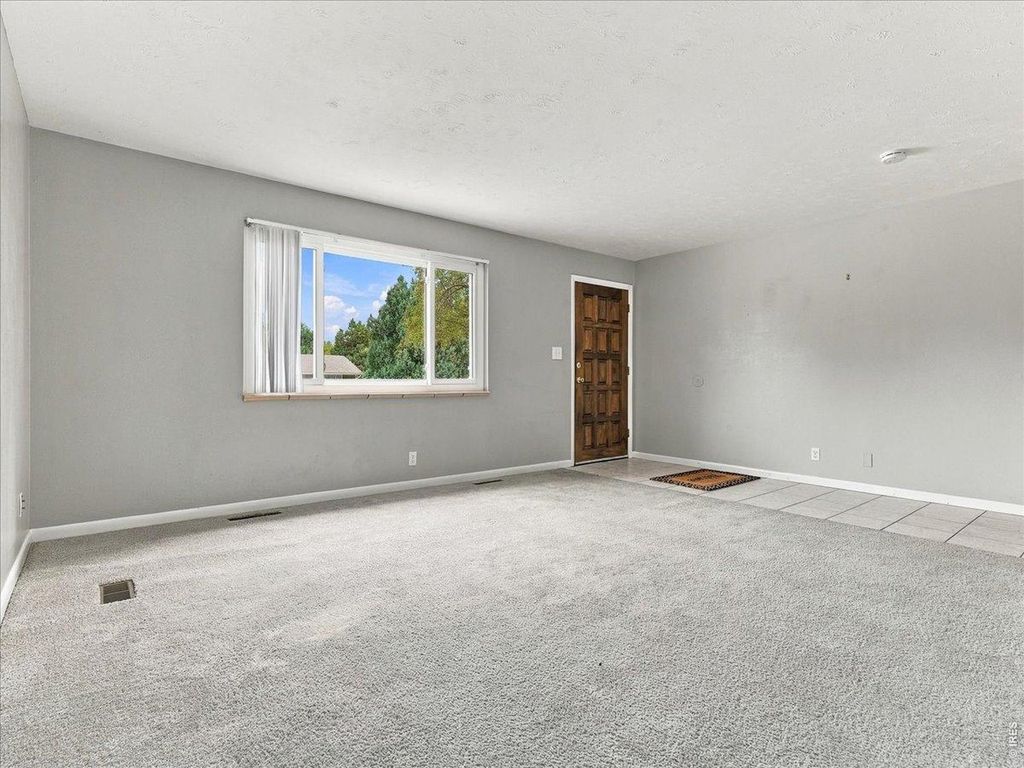 1053 Montview Rd
