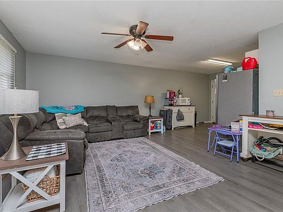 2nd image of 688 Shoreline Dr