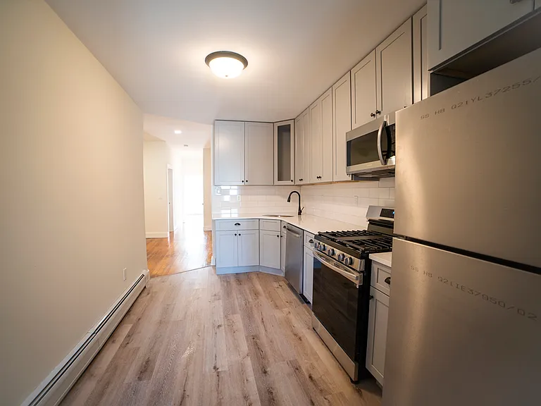 206 48th St #2B — Photo 5