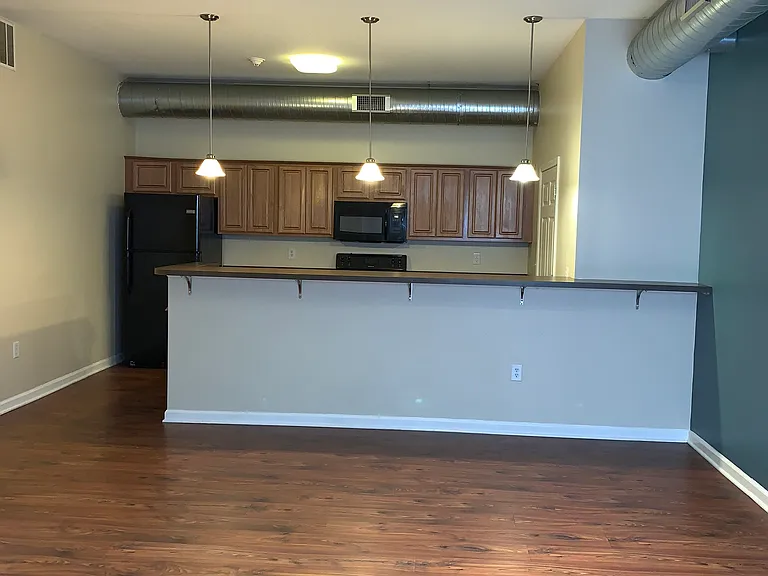 Big Red Apartments — Photo 5