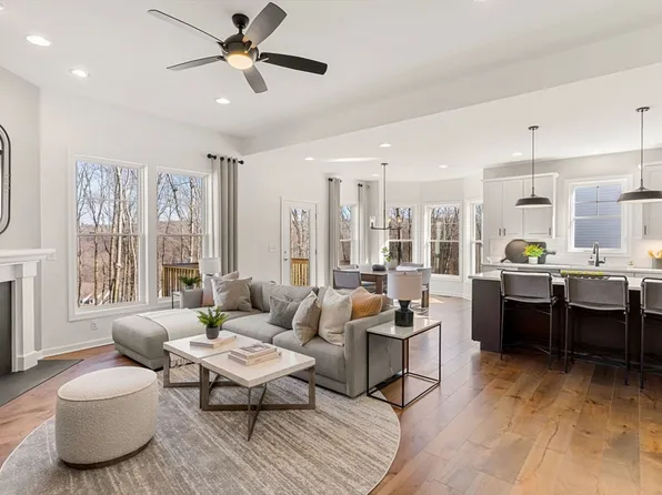 29 Germain Way #3, Norton, MA 02766