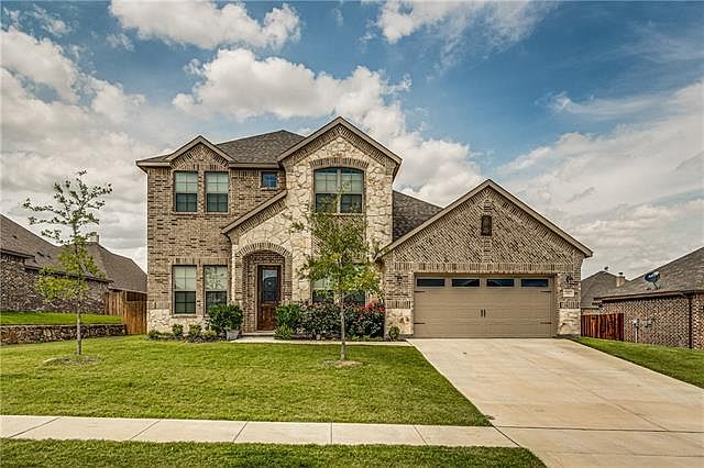1st image of 221 Heatherstone Dr