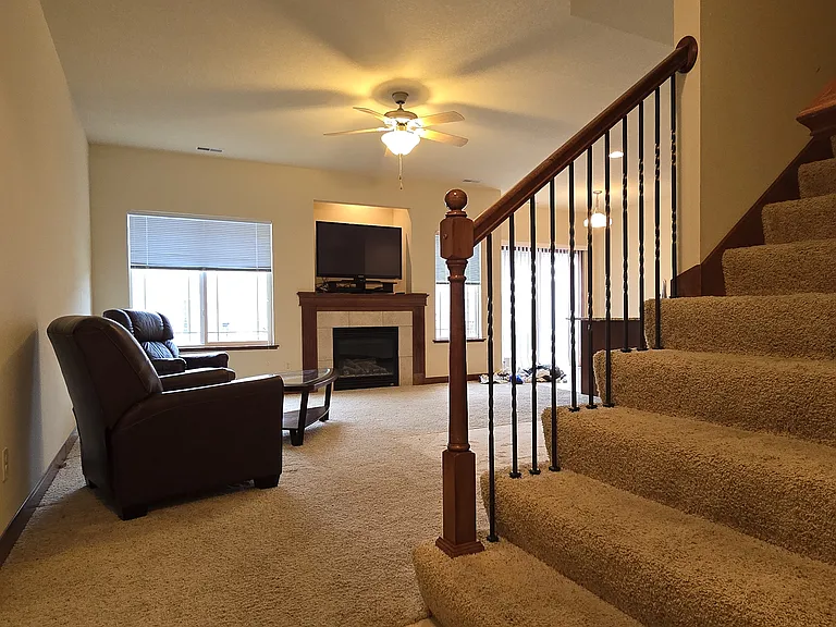 823 SE Crossings Ln — Photo 6
