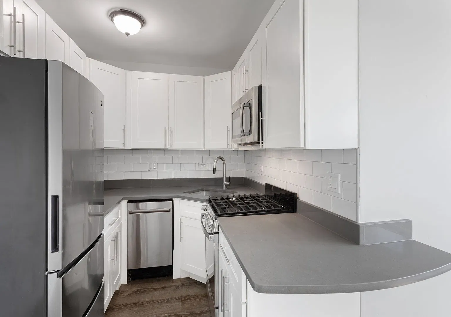 The 1521 Sherwin — Photo 3