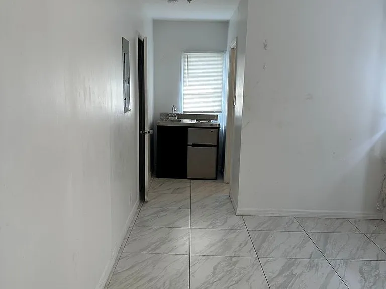 212 NW 11th St. — Photo 2