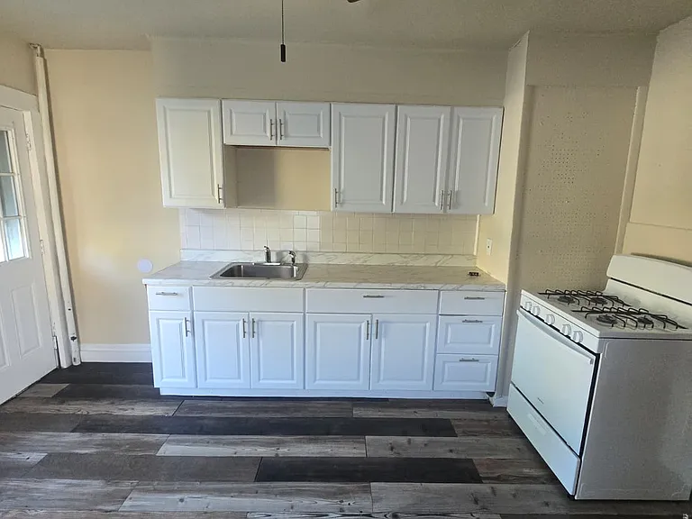826 Saint Marys Ave #826A — Photo 3