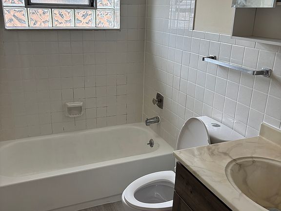 4th image of 4008 Wagner Ave APT 2