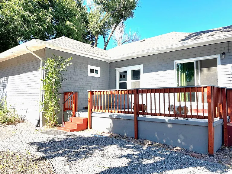 439 N Walnut St — Photo 25