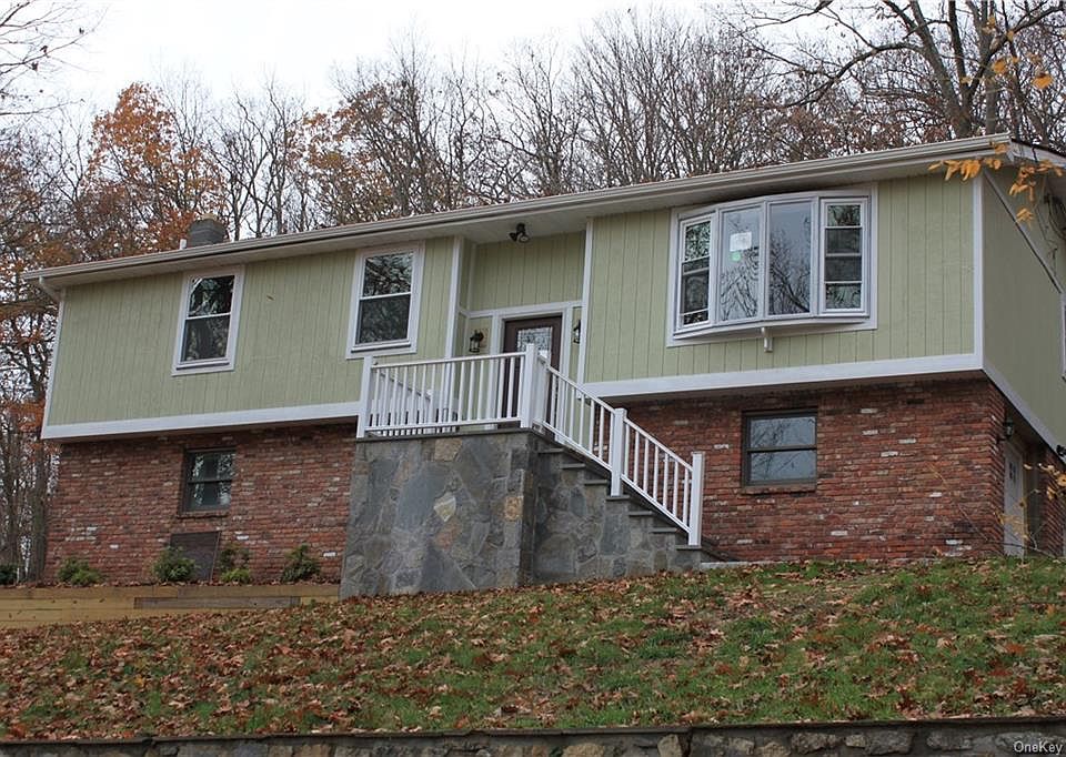 1st image of 15 Mountain Dr
