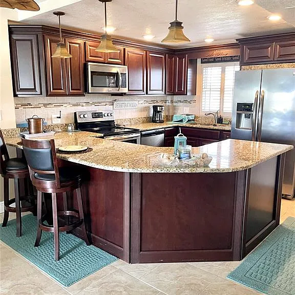 4650 Cove Cir #402 — Photo 4