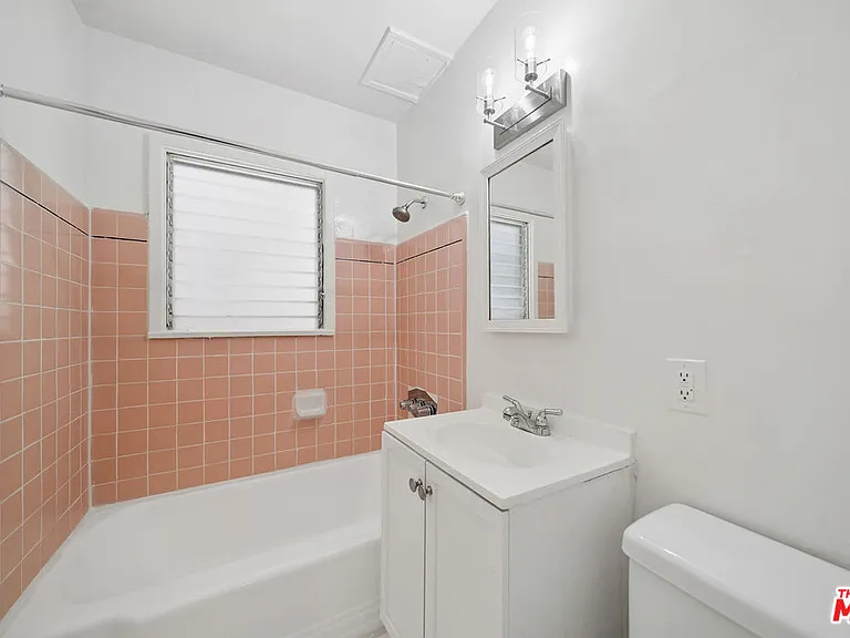 612 S Dunsmuir Ave #1 — Photo 9