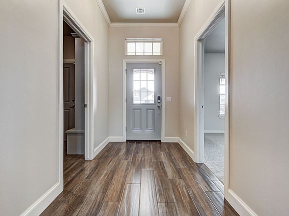 Example of Bellevue I floor plan - Features and Finishes may vary based on product availability