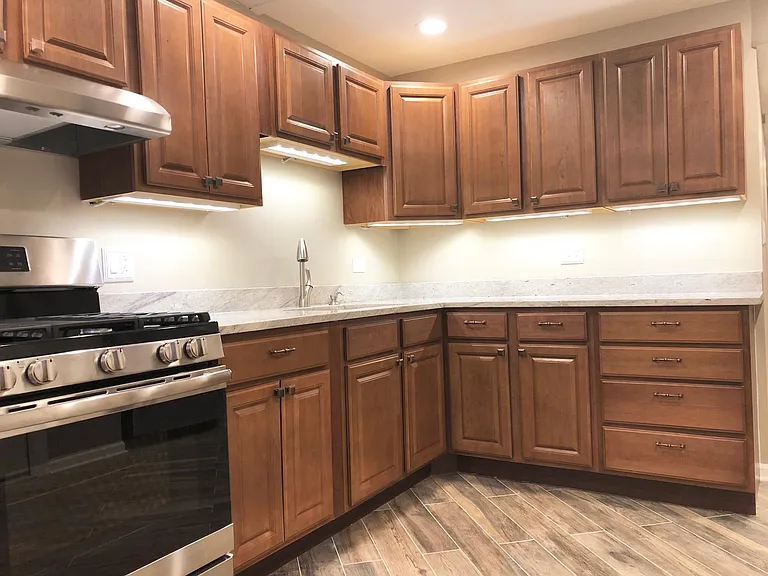 2449 N Albany Ave #G — Photo 8