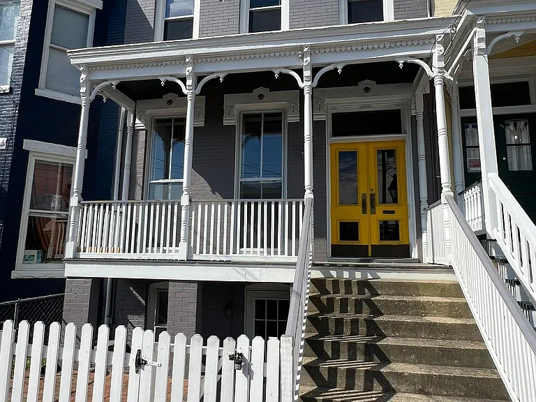 1107 W Clay St — Photo 26
