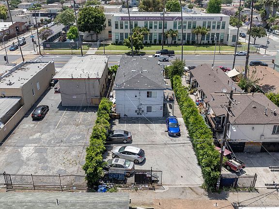 3rd image of 11116 S Figueroa St