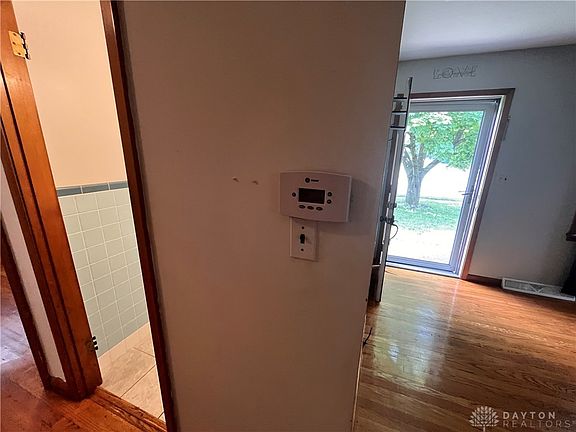 3rd image of 1626 Winona Dr