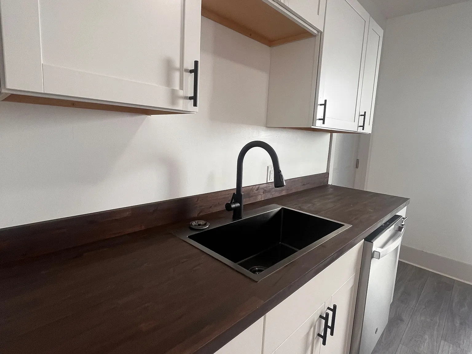 3 bed, $1,500 — Photo 1