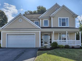 92 Reagan Dr, Ephrata, PA 17522