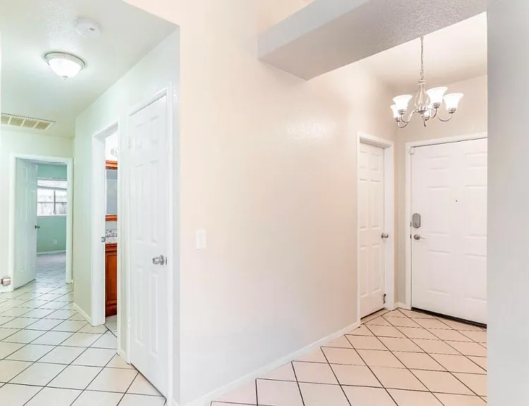 1304 Tyler Ct — Photo 21