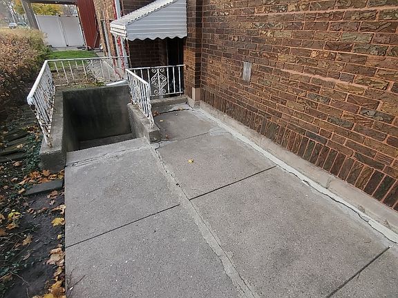 3rd image of 2300 N Oak Park Ave