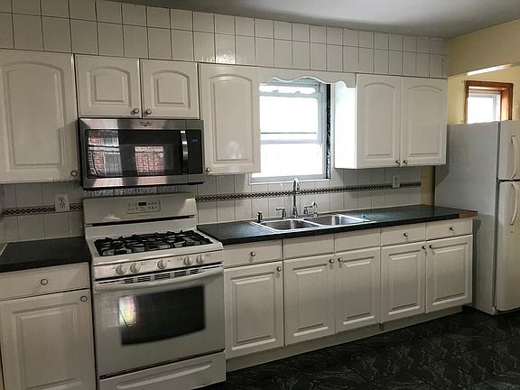 2nd image of 8825 188th St