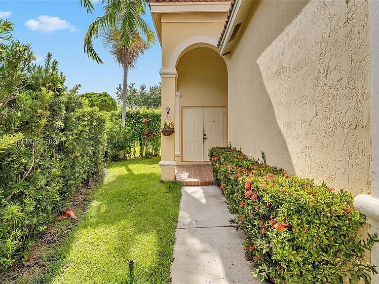 885 Tanglewood Cir — Photo 20