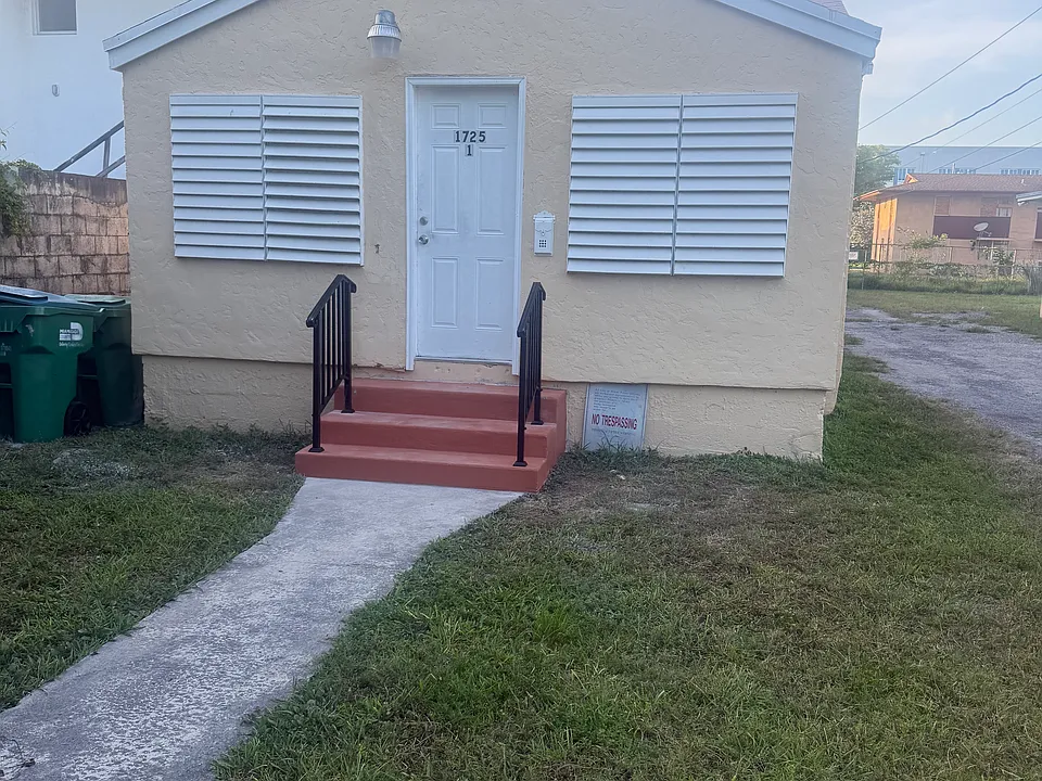 1725 NW 59th St #1