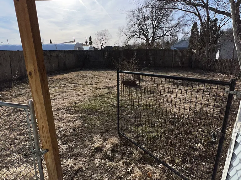 1011 Hudson Ave #1 — Photo 7